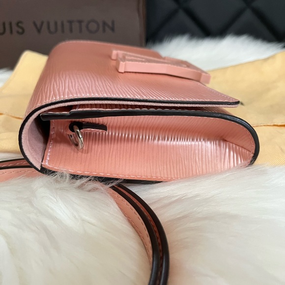 Louis Vuitton Louise Epi Leather PM Bag in Rose Claire / Light Pink - Picture 4 of 12